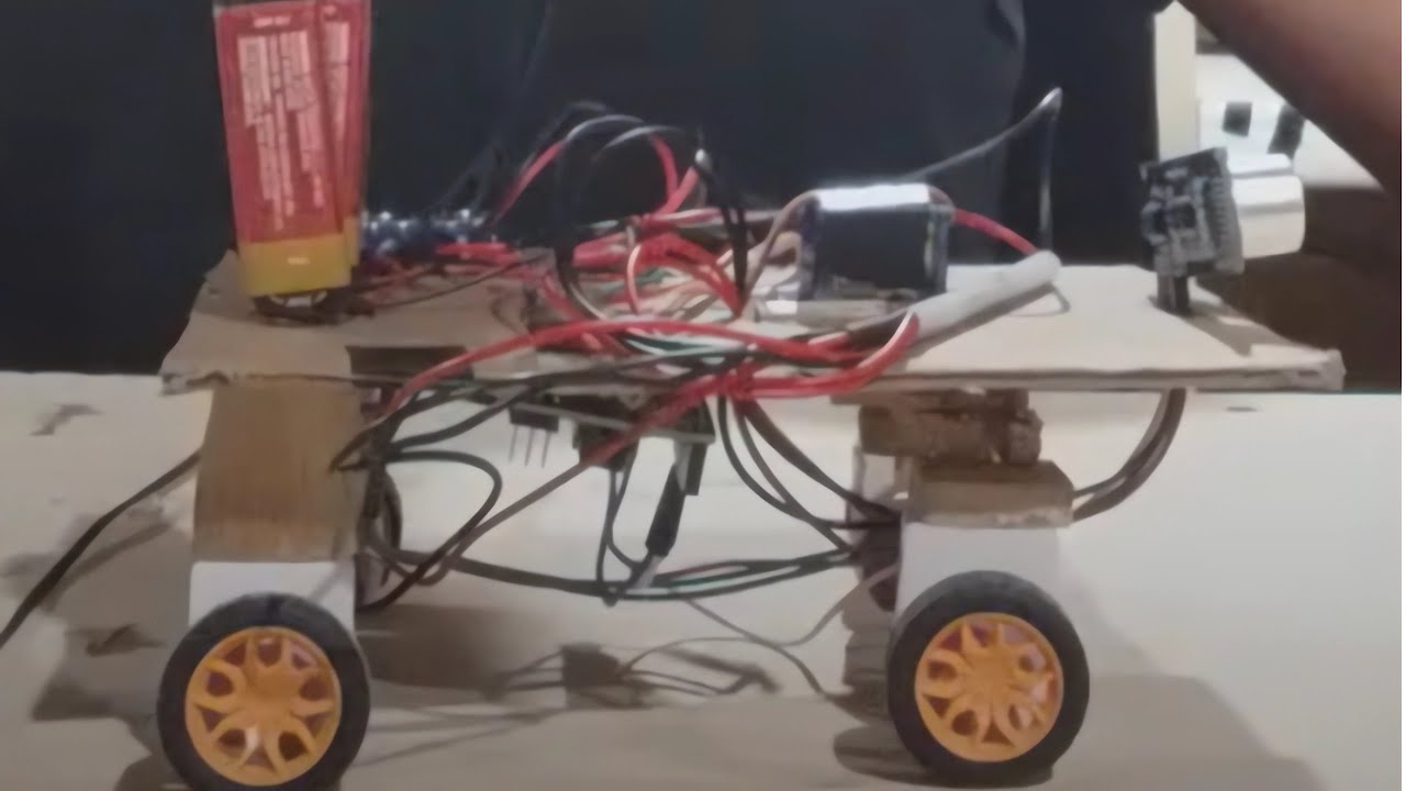 I Built An Obstacle Avoidance Bot - YouTube