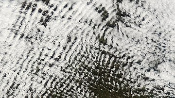 Trapped lee waves (mountain waves)