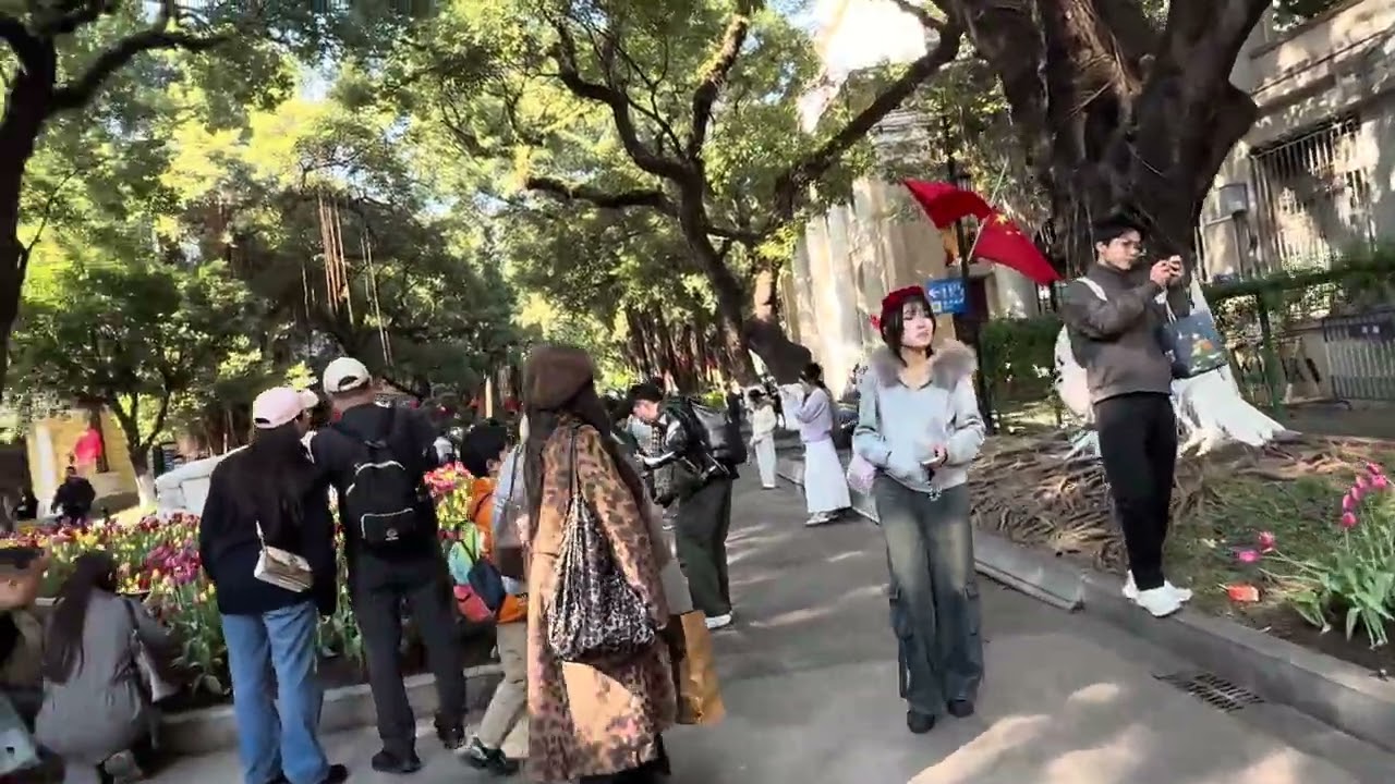 第一次来广州，首先逛一下热闹的沙面岛，为啥有一点伤感！