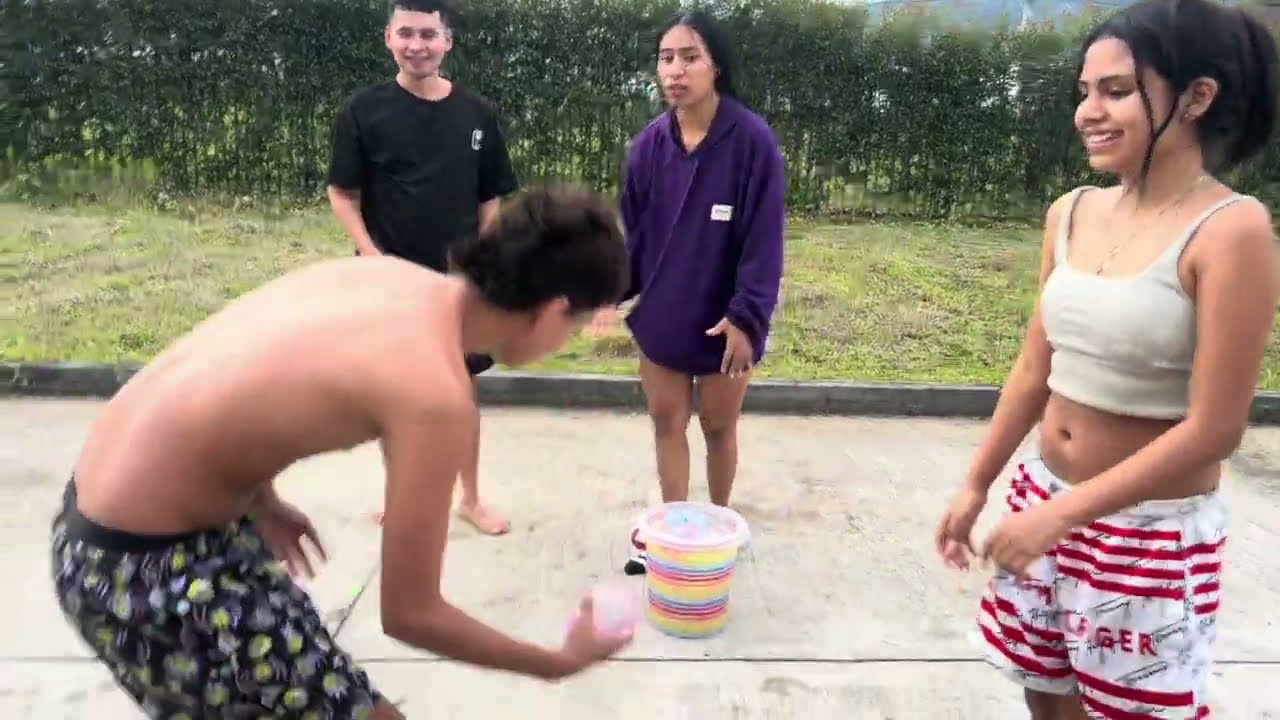 Reto de globos con Jonfer y Valentina, 😂😂🤯