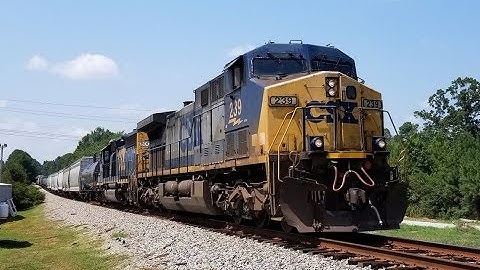 CSX F979-18 coming into Chapin, SC w/ YN2 AC44 leading & SD40-2 trailing