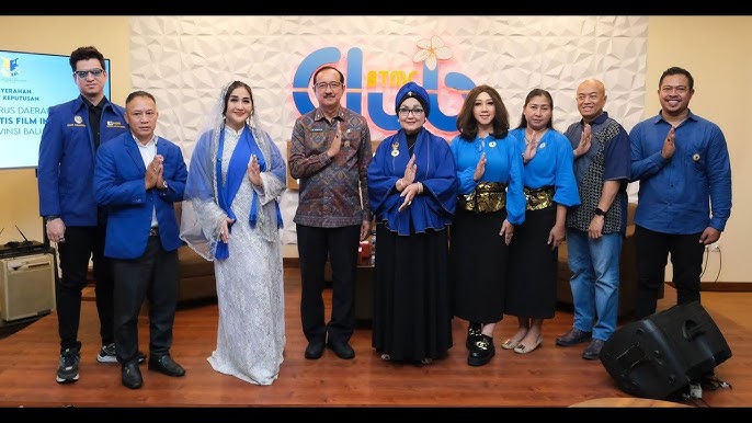 Nola va qichqiriqlar bilan orgazm Eski xojayin kotibi porno onlayn