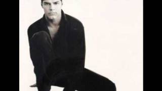 Video thumbnail of "Ricky Martin - Vuelve (Vuelve)"