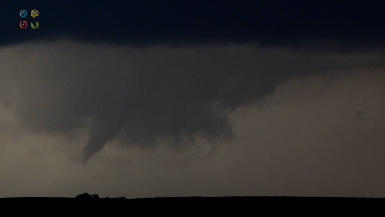 Wall Lake Iowa, Two Funnel Clouds and banded storm structure