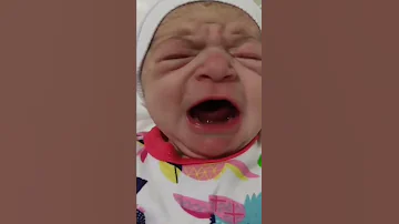 شاهد بكاء طفل حديث الولاده ربي يطعم كل محروم 