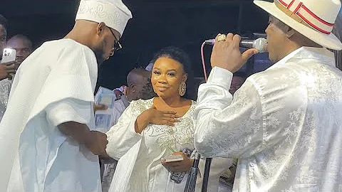 SEE WUNMI TORIOLA FREEKY MOMENT WITH K1  DE ULTIMATE ON  STAGE & HER DUBAI YOUNG BILLIONAIRE FRIEND