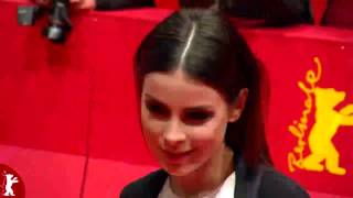 Lena auf dem roten Teppich bei der 65.Berlinale