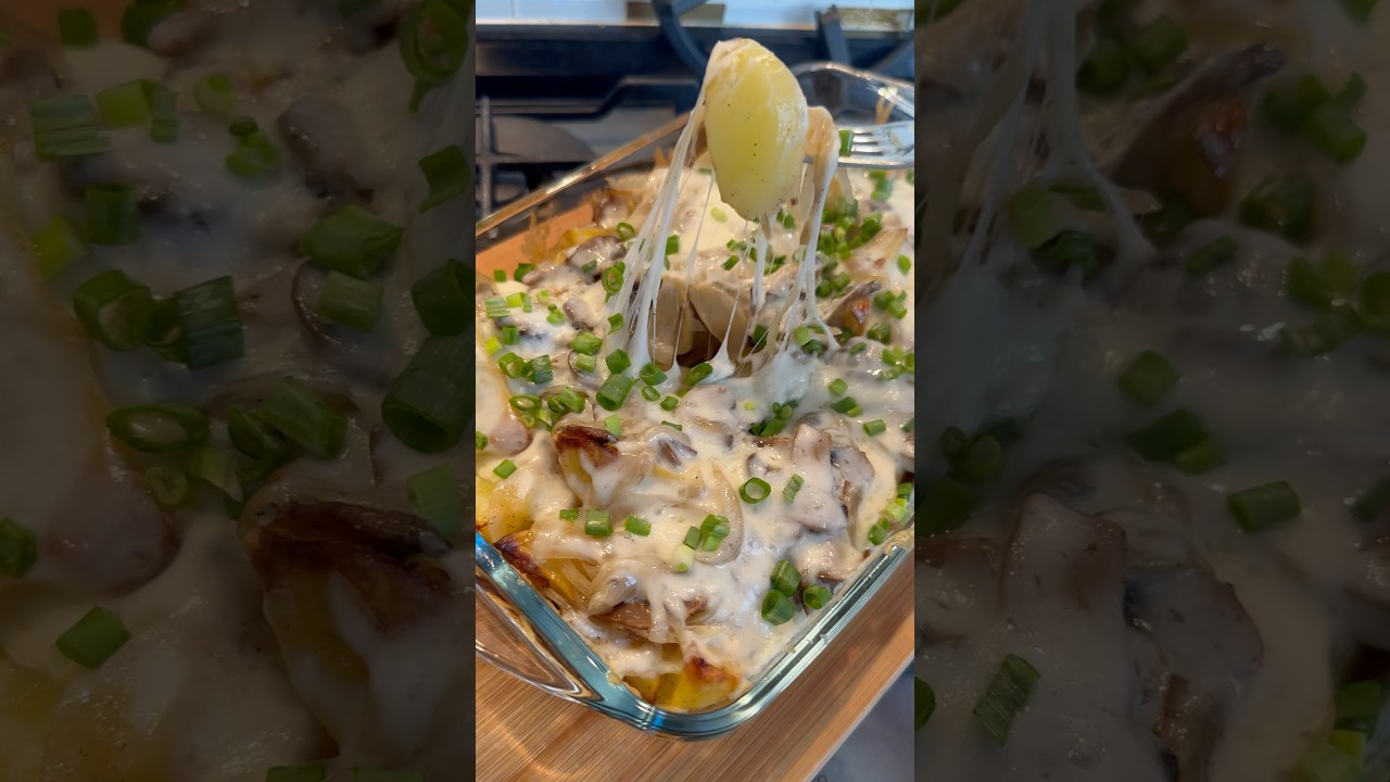 Oven-baked potatoes with mushrooms, onions and cheese👌🤗 