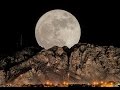 جبل أحد والقمر العملاق