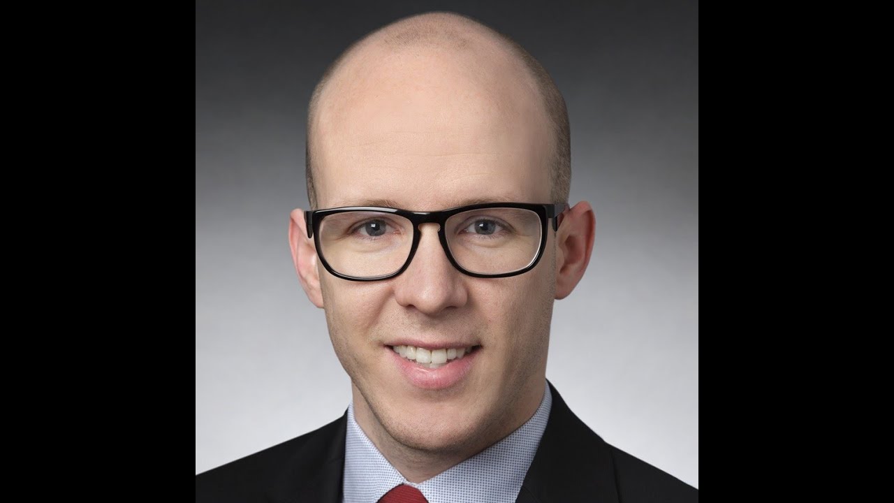 Since 2011, Erik has been growing his career at JLL.
