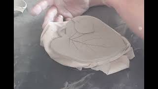 How to make clay leaf imprint trinkets   #ceramics #pottery #clay#prints