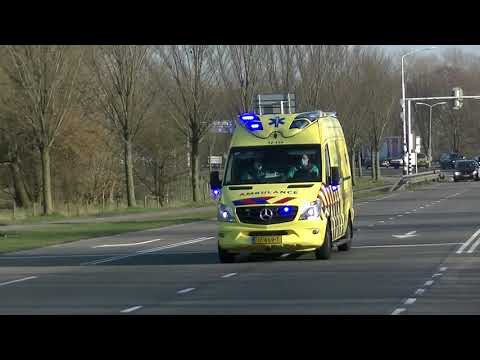 Politie & Ambulance 12-153 met spoed in Velsen!
