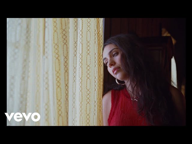 ALESSIA CARA - OUT OF LOVE