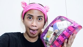 what's in my makeup bag, maleta, at carryon?!