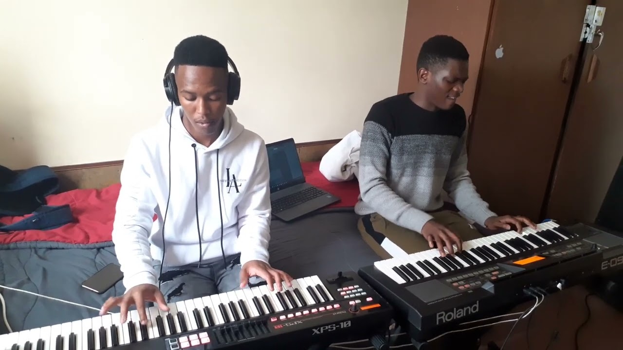 Yek' umuso ngaka nothando🙌||Yolisa on 1st keys|| Ayapha on 2nd keys🎹🔥.