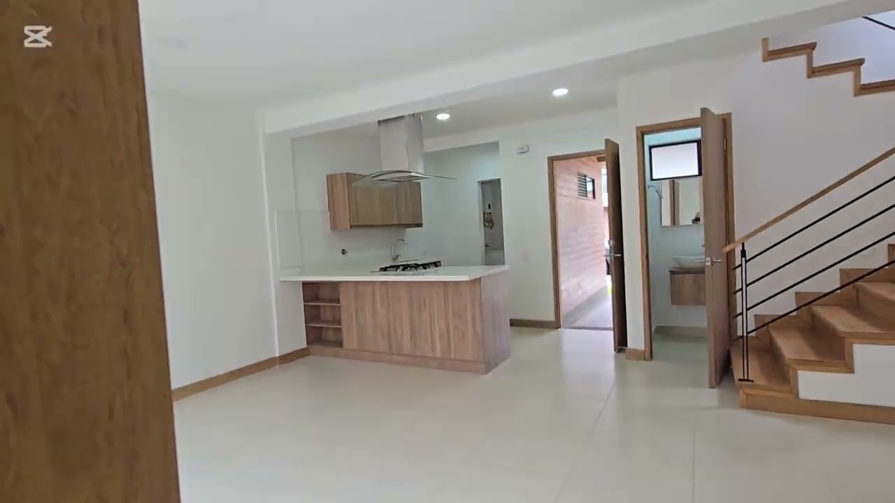 Casa Esquinera de 2 Niveles en San Antonio de Pereira- Rionegro, Antioquia