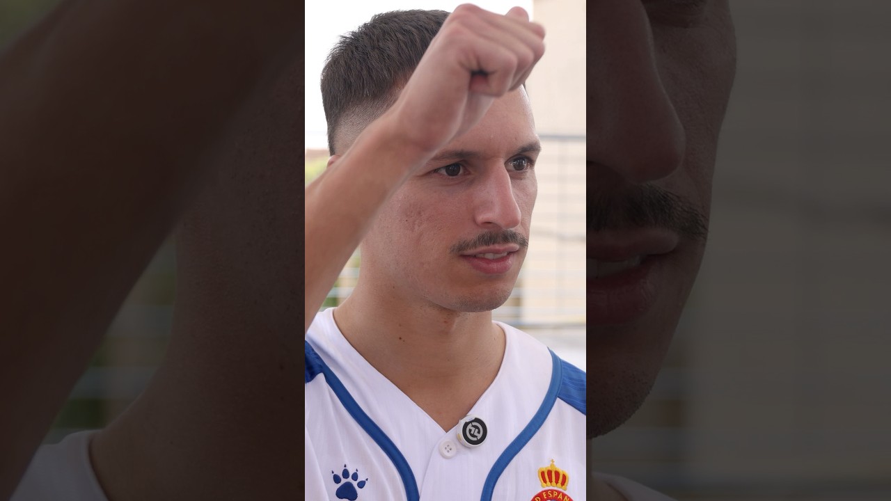 Ser perico en Barcelona 😍 #RCDE #BryanZaragoza #newsigning