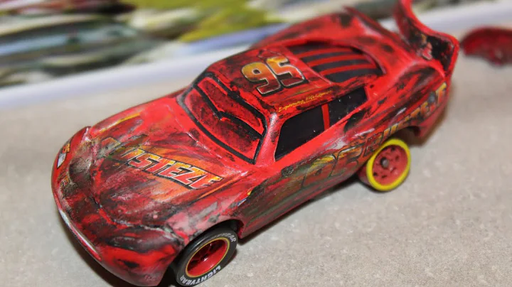 Disney Cars 3 Race Crash Damaged Lightning McQueen...