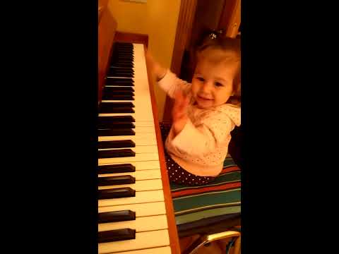 ლიზა მატახერია და პიანინო