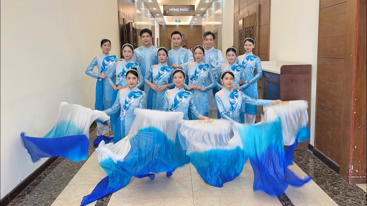 [ON STAGE] DAISY DANCE TEAM | Múa quạt lụa VIỆT NAM TINH HOA