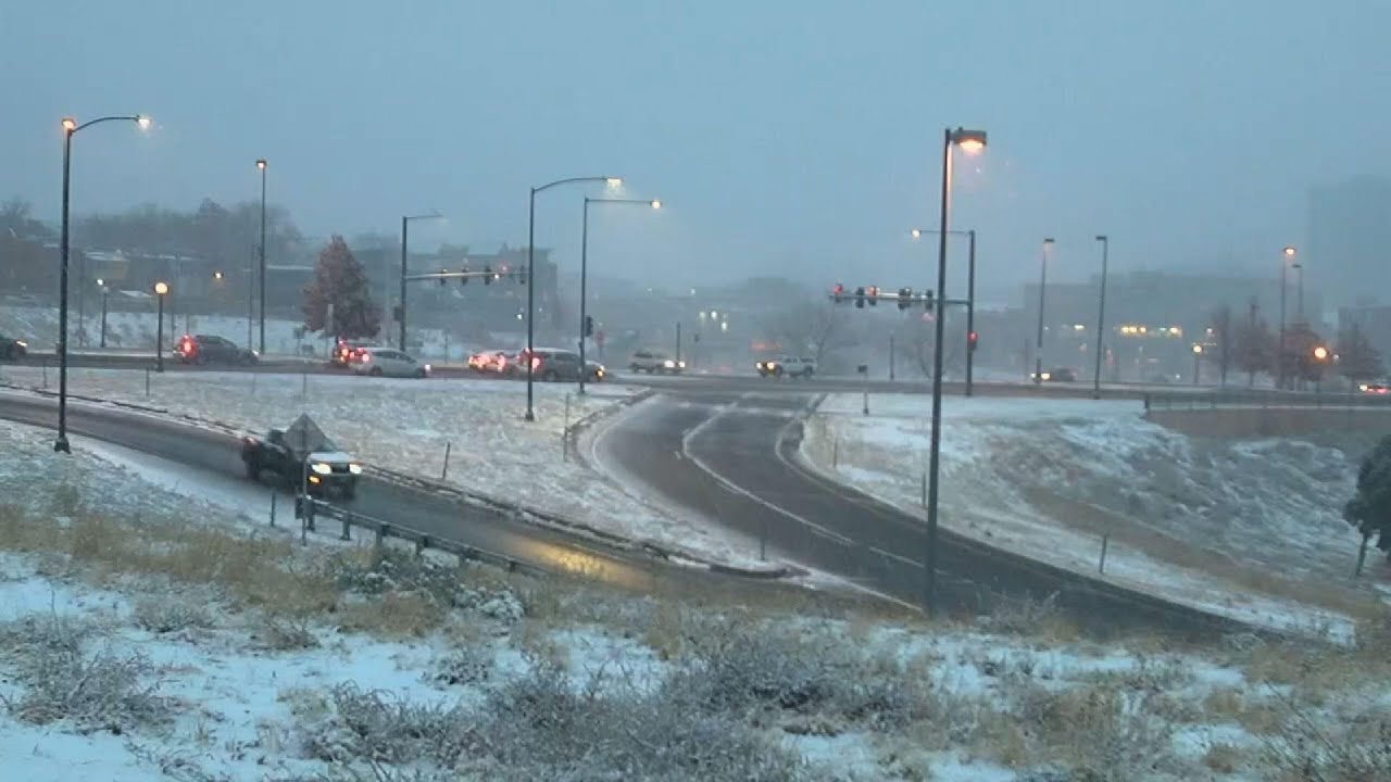 Denver finally sees 1st snowfall, latest since '34 - YouTube