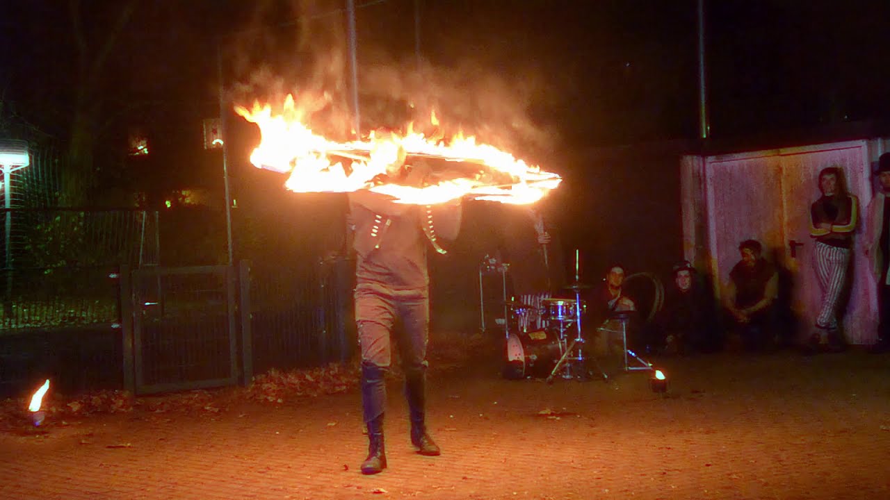 Social Circus Fire Show / Refugee Center in Berlin / 15-12-20