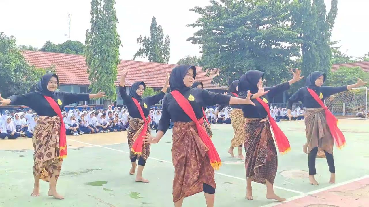 Penampilan Ekskul Tari di Acara Peringatan Hari Guru Nasional 2024 #harigurunasional2024