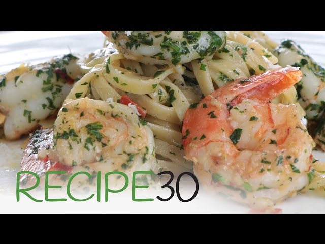 Garlic Linguine Pasta with Shrimp or Prawns class=