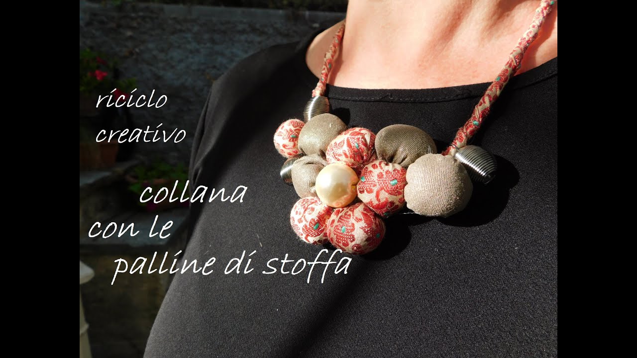 Collana con le palline di stoffa