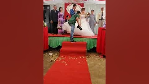 Làm vợ anh nhé (Chú rể hát cực hay)