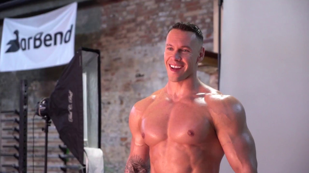 Behind the Scenes with Anton Antipov for Cover Shoot workouts traduccion