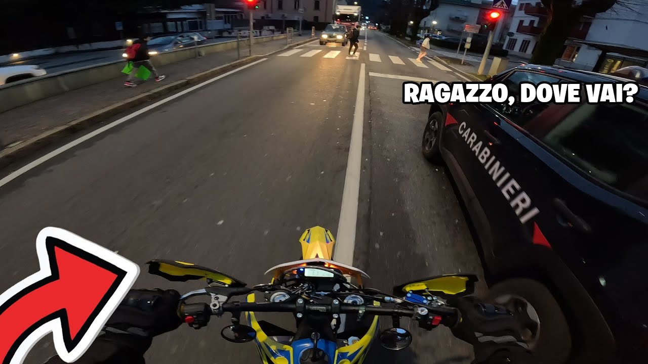 PRIMO GIORNO di SCUOLA in MOTO!! *finito non benissimo*