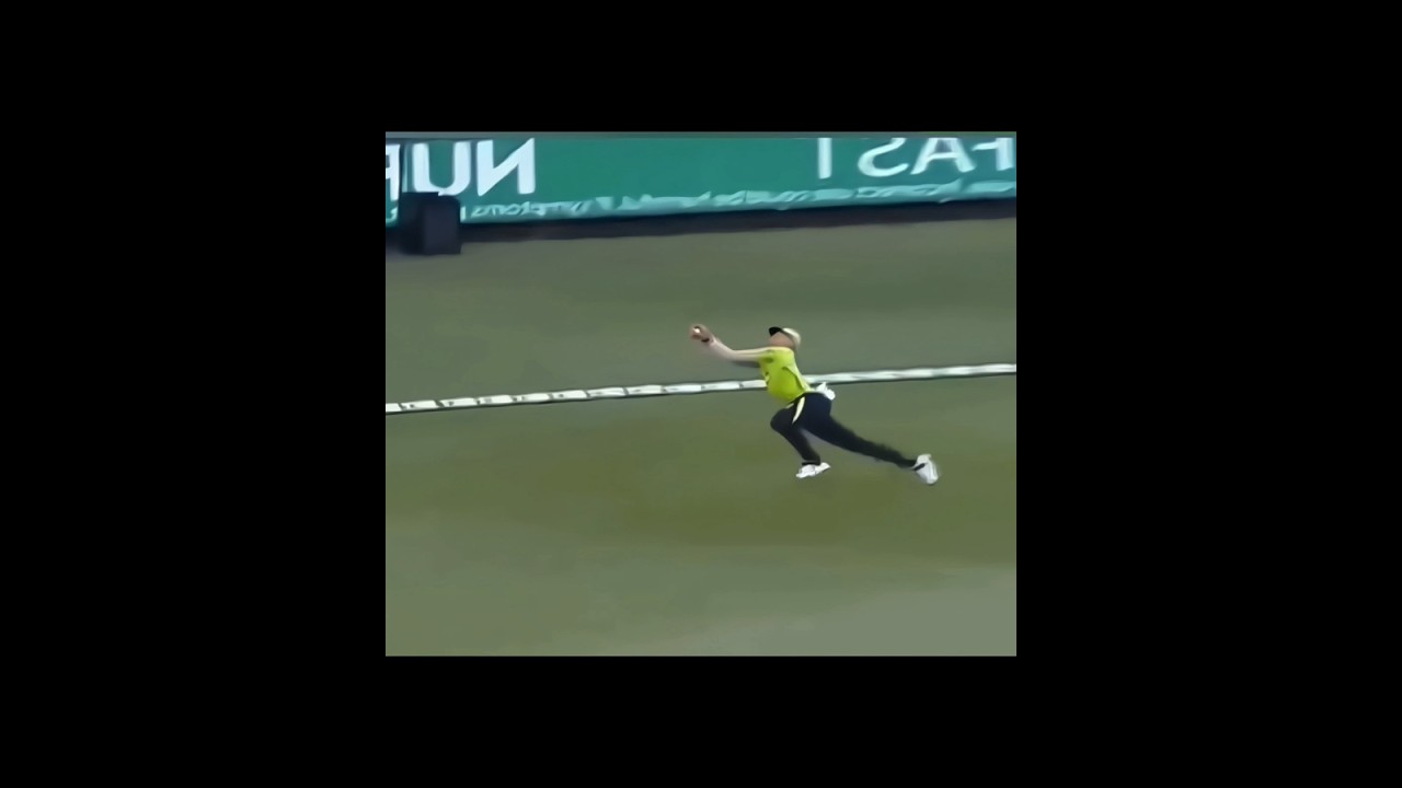 "Top 3 Jaw-Dropping Catches in Cricket History! 🏏🔥" 