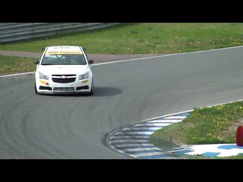 Das 3. Rennen des ADAC Cruze Cup vom 01.05.2010 wieder in der Motorsport Arena Oschersleben