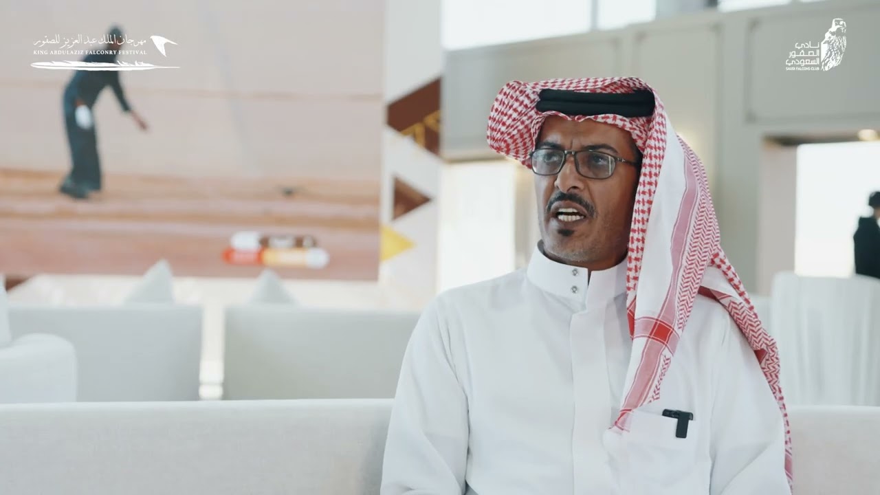 الصقار ياسر العتيبي وصقره 