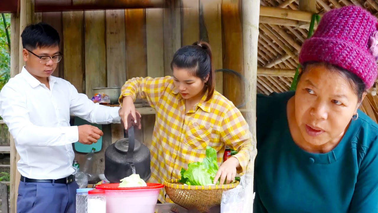 17-year-old mom saved the CEO from an attacker and he showed his gratitude by renovating my yard