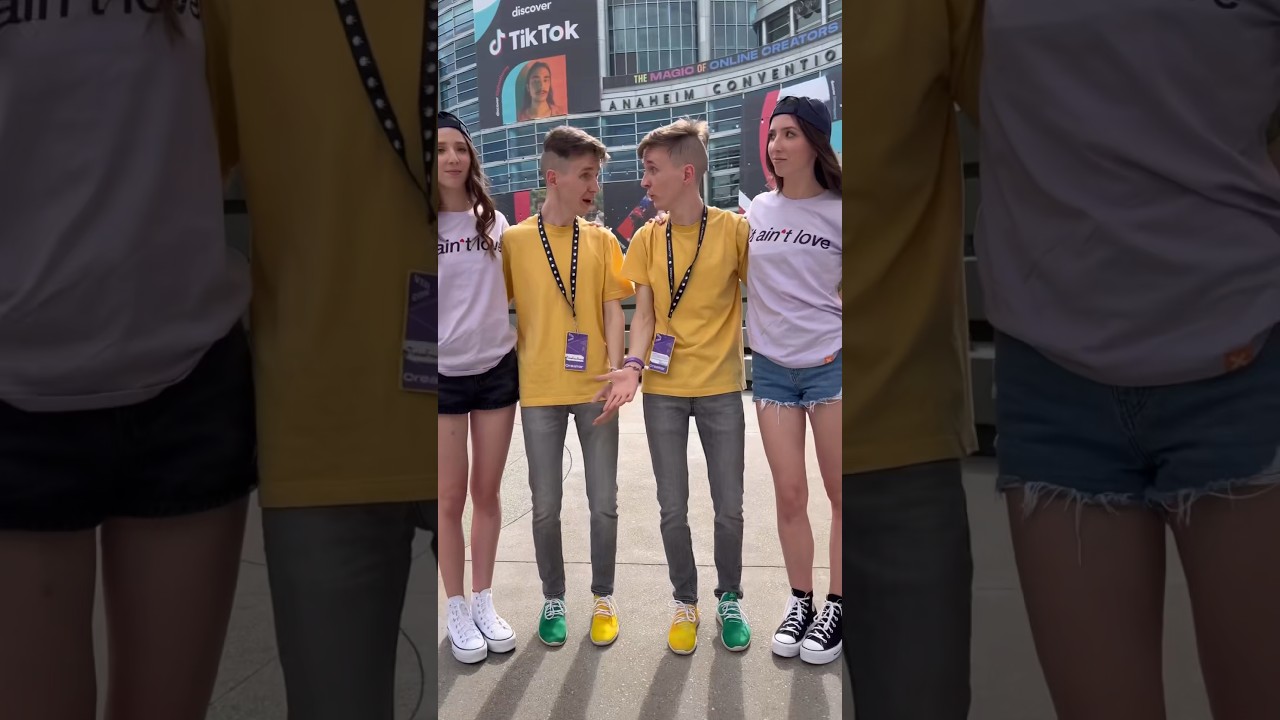 Twins date twins 😻👱🏻‍♀️ Crazy ? 🫢