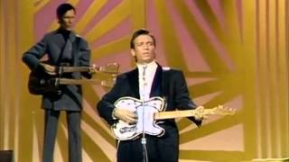 Video thumbnail of "Waylon Jennings - Only Daddy That'll Walk The Line (The Johnny Cash Show)"