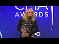 Carrie Underwood Stops By Backstage at the 2018 CMA Awards