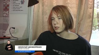 картинка: Подростку с инвалидностью выписали костыли, на которых невозможно передвигаться