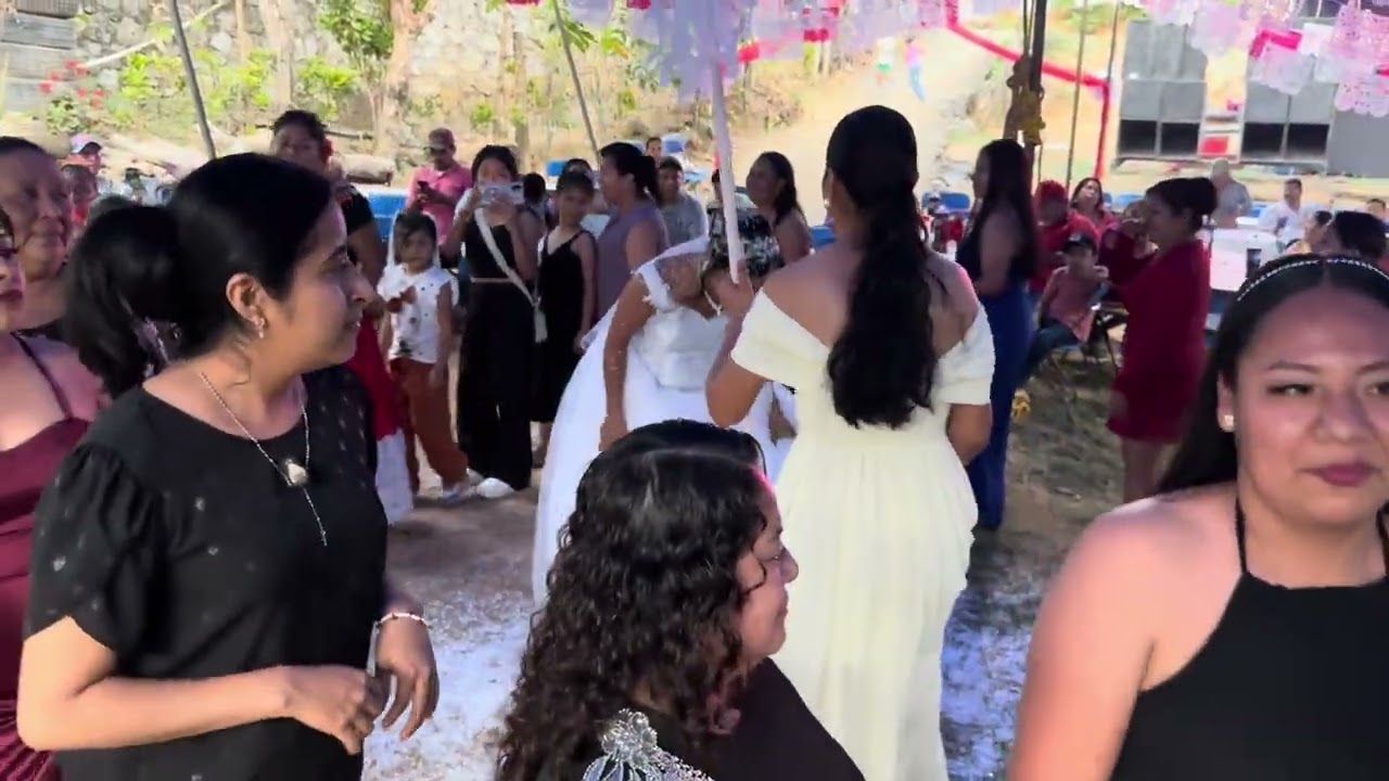 Boda divertida 🤩 @El baile de la escoba 