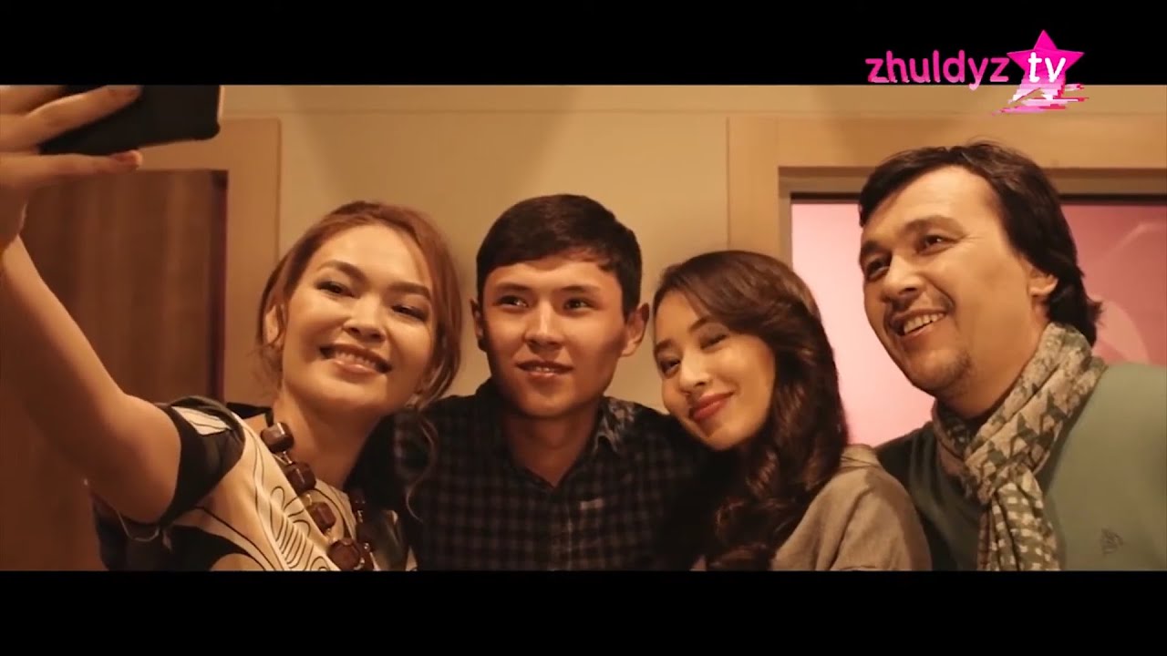 Әдемі денесі бар шлюха есегінде ер адамның жыныс мүшесін сезінеді