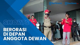 Viral Video Sekelompok Mahasiswa Berorasi di Depan Anggota Dewan: Saya Sampaikan Aspirasi Dimanapun
