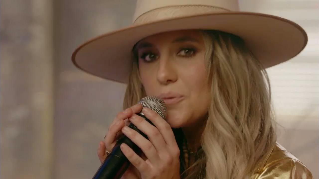 Lainey Wilson Sayin' What I'm Thinkin' (Live Full Band Performance