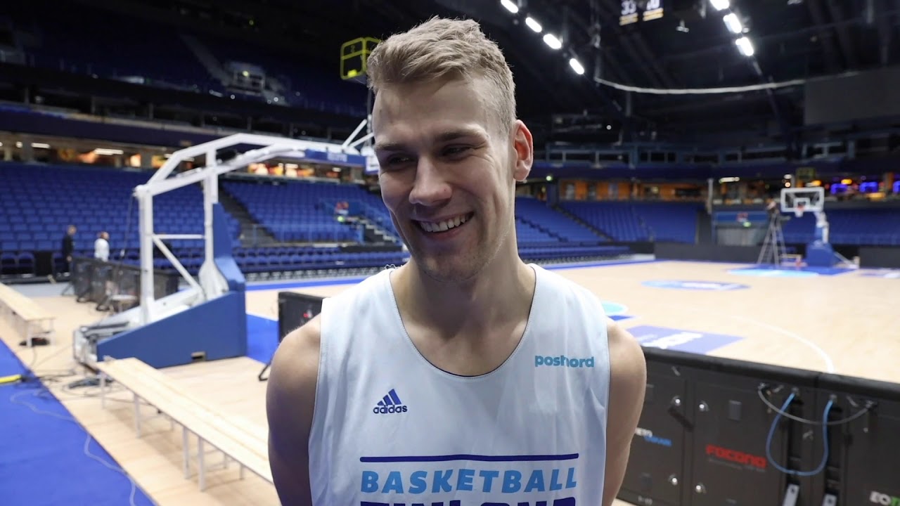 Meidän Calle - 50 maaottelua koripallokori