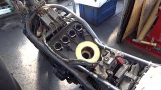 KAWASAKI バリオス ZR250A エアクリーナーボックス 取り外し. - YouTube