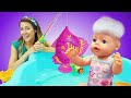 La muñeca bebé Amelia aprende a pescar. Muñecas Baby Born. Videos de juguetes bebés para niños.