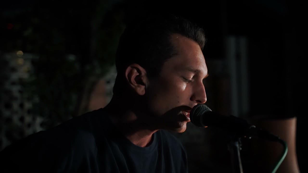 Glossies - Kinda Wish You'd Call (Official Music Video)