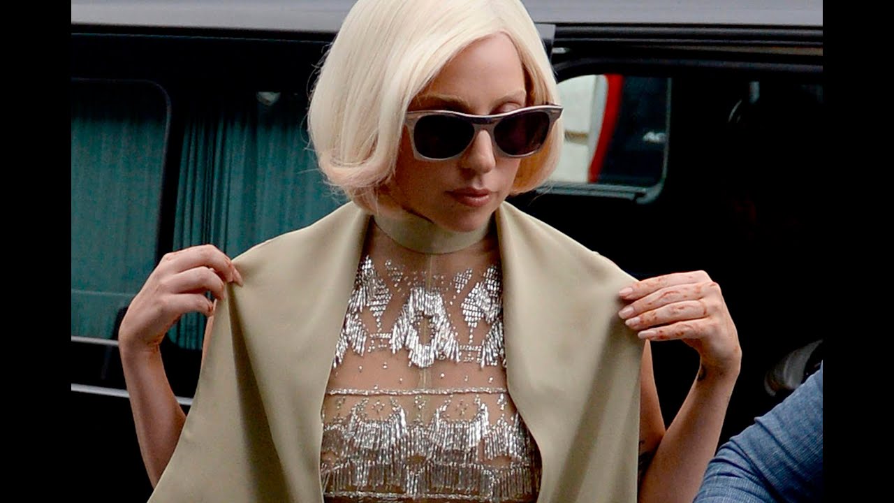 Lady Gaga arriving to airport in Istanbul [17 Sept 2014]
