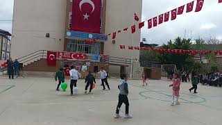 Tavas Çağırgan ilkokullu balon patlama yarışması